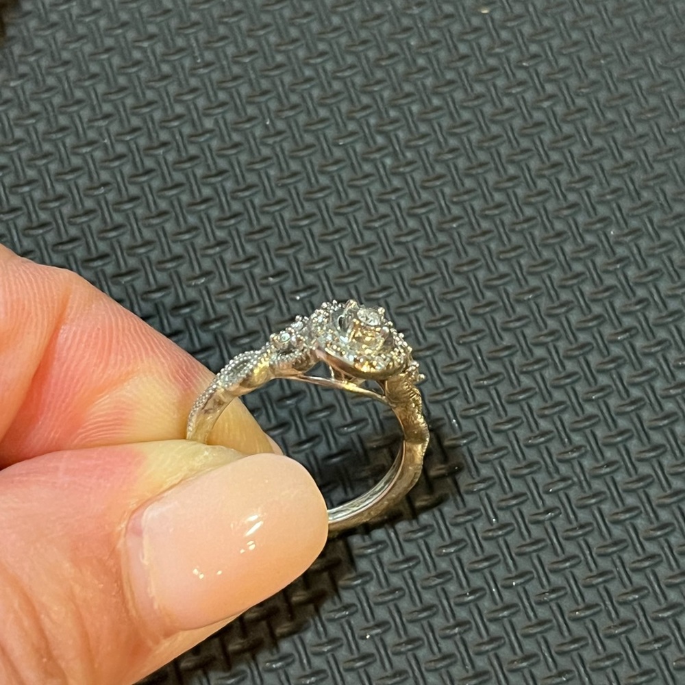 Diamond Chip Ring - image 3
